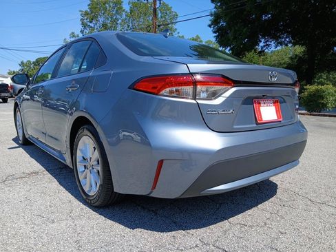 Used 2020 Toyota Corolla LE w/ LE Premium Package FWD image 8