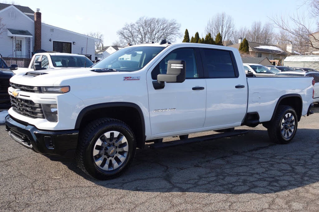 Used 2024 Chevrolet Silverado 2500 Custom w/ Custom Value Package AWD/4WD image 2