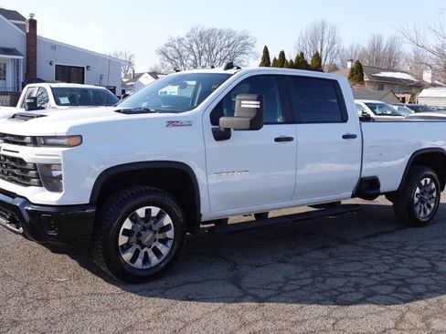 Used 2024 Chevrolet Silverado 2500 Custom w/ Custom Value Package AWD/4WD image 2