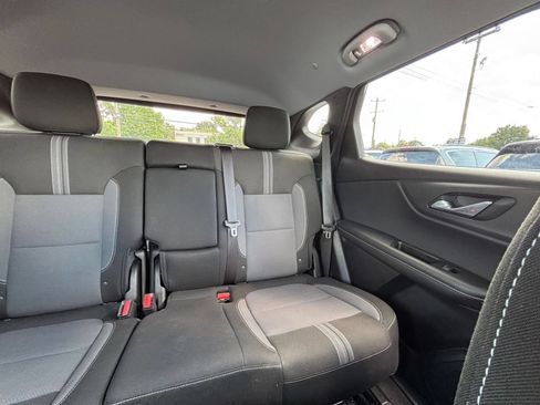 Used 2025 Chevrolet Blazer LT FWD image 33