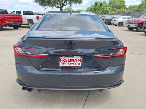 Used 2025 Toyota Camry SE w/ Convenience Package FWD image 5