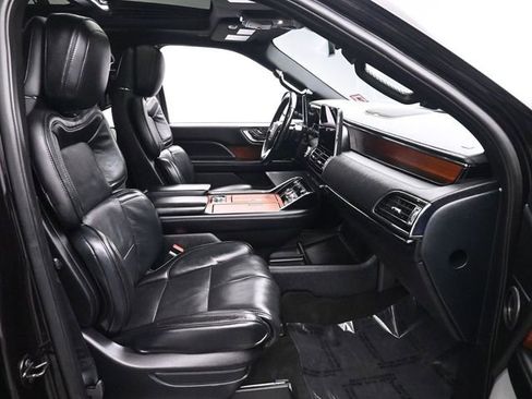 Used 2019 Lincoln Navigator L Reserve image 26