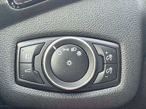 Certified 2019 Ford Escape Titanium image 33