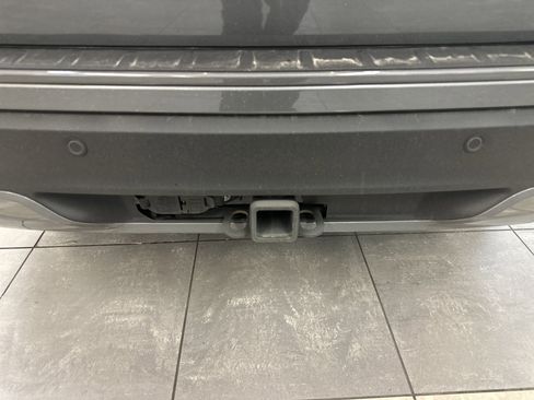 Used 2023 Ford Explorer XLT w/ Equipment Group 202A image 6