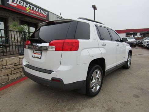 Used 2015 GMC Terrain SLT w/ Chrome Appearance Package FWD image 4