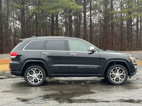 Used 2022 Jeep Grand Cherokee Limited w/ Trailer Tow Group IV image 3