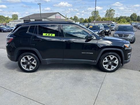 Used 2018 Jeep Compass Limited AWD/4WD image 4