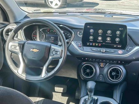 Used 2025 Chevrolet Blazer LT FWD image 13