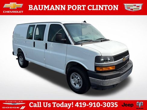 Used 2025 Chevrolet Express 2500 w/ Driver Convenience Package RWD image 7