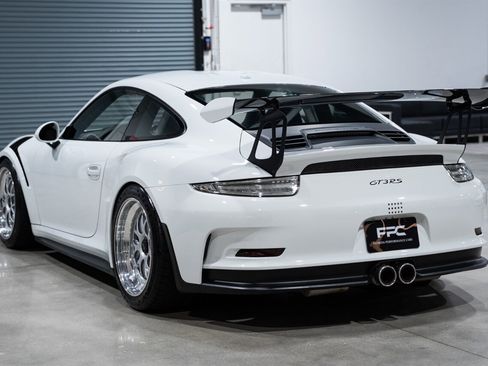 Used 2016 Porsche 911 GT3 RS RWD image 4