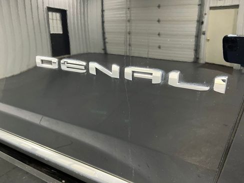 Used 2022 GMC Yukon Denali w/ Denali Premium Package image 22