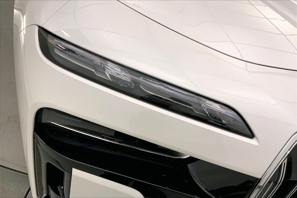 Certified 2023 BMW i7 xDrive60 AWD/4WD image 26
