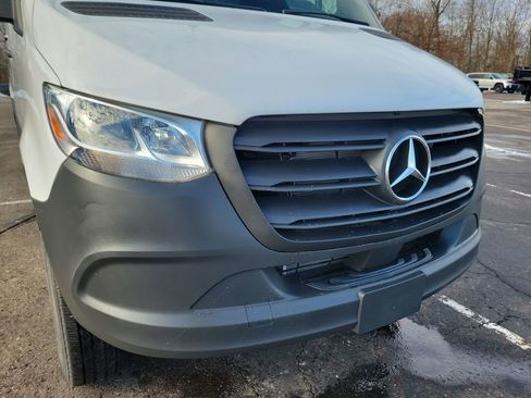 Used 2025 Mercedes-Benz Sprinter 2500 image 24