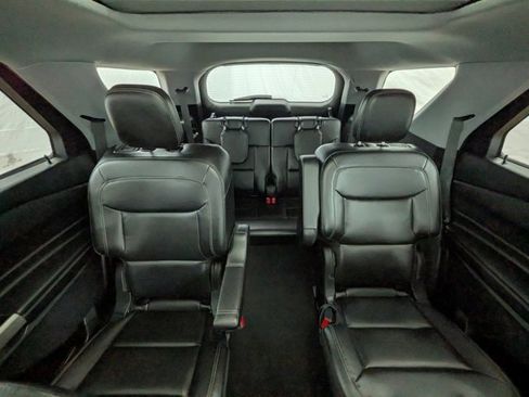 Used 2023 Ford Explorer XLT w/ Equipment Group 202A image 19