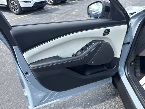 Used 2025 Ford Mustang Mach-E Premium AWD/4WD image 28