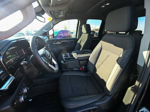 Used 2024 GMC Sierra 2500 SLE image 17