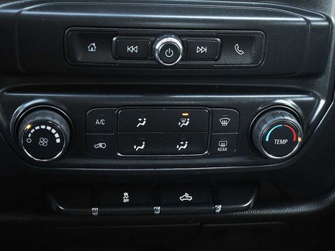 Used 2018 Chevrolet Silverado 1500 Custom w/ Custom Value Package image 16