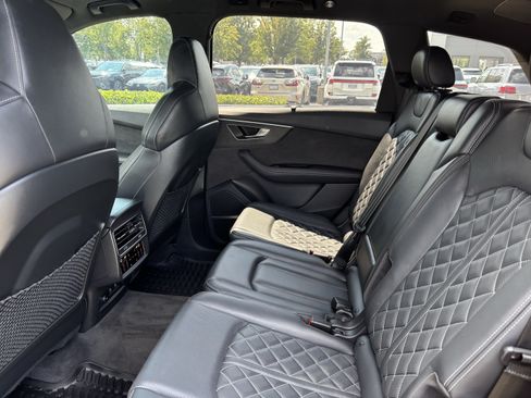 Used 2023 Audi SQ7 Premium Plus AWD/4WD image 18
