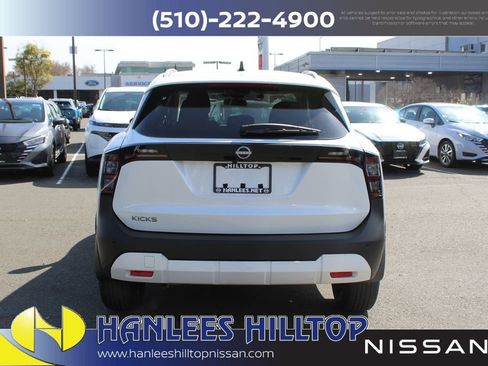 New 2026 Nissan Kicks SV image 8