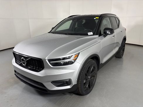 Used 2019 Volvo XC40 T5 R-Design AWD/4WD image 4