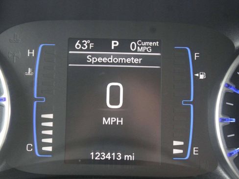 Used 2020 Chrysler Pacifica Touring-L FWD image 28