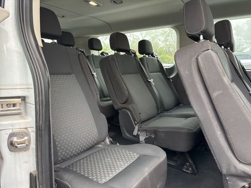 Used 2022 Ford Transit 350 XLT image 4