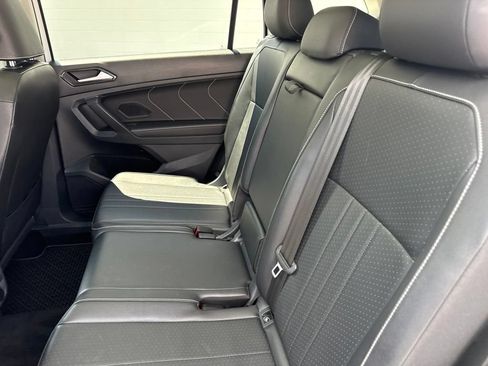 Certified 2022 Volkswagen Tiguan SE w/ Panoramic Sunroof Package FWD image 14