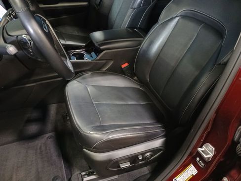 Used 2022 Jeep Grand Cherokee L Limited w/ Black Appearance Package image 5