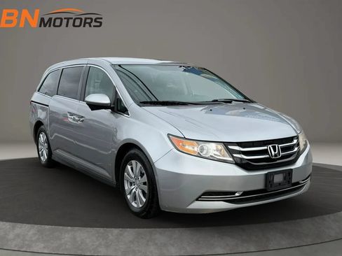Used 2016 Honda Odyssey SE image 4
