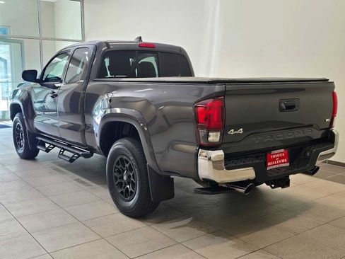 Used 2020 Toyota Tacoma SR5 AWD/4WD image 4