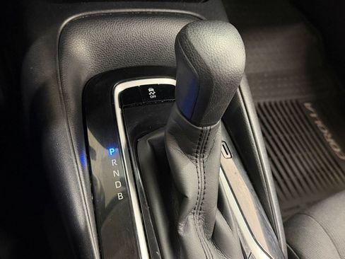 Used 2020 Toyota Corolla LE FWD image 14