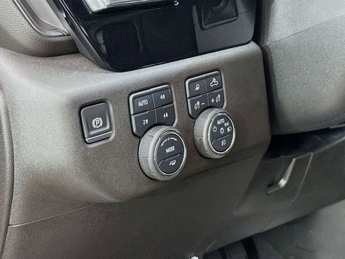 Used 2024 Chevrolet Silverado 3500 High Country image 12