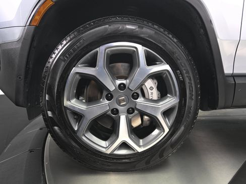 Used 2023 Rivian R1T Adventure AWD/4WD image 16