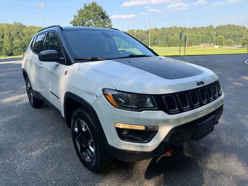 Used 2018 Jeep Compass Trailhawk image 3