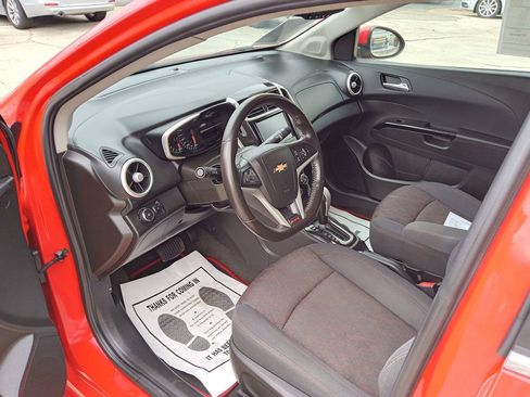 Used 2017 Chevrolet Sonic LT w/ Convenience Package FWD image 6
