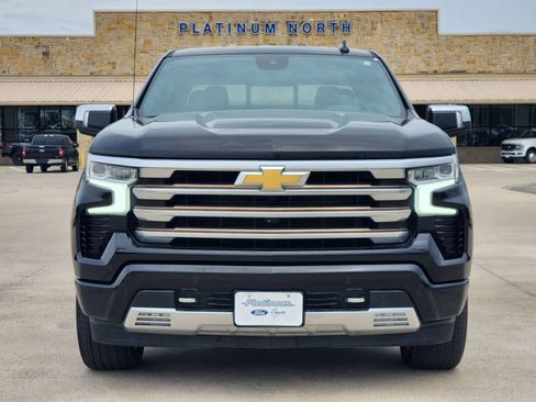 Used 2022 Chevrolet Silverado 1500 High Country w/ High Country Premium Package AWD/4WD image 6