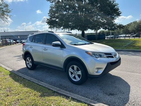 Used 2013 Toyota RAV4 XLE FWD image 7