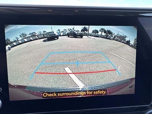 Used 2025 Toyota Highlander XLE image 27