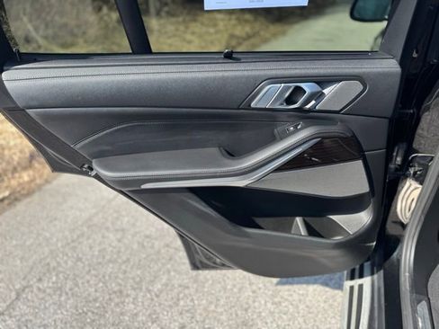 Used 2021 BMW X5 xDrive40i w/ Premium Package image 12