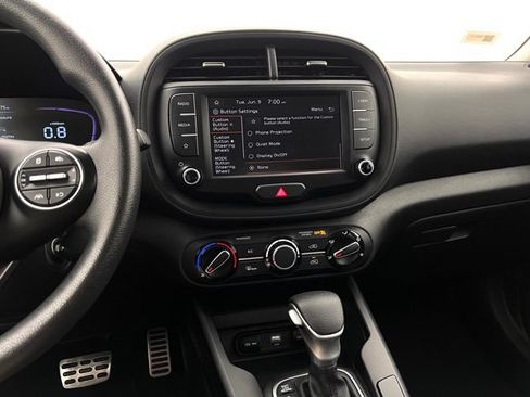 Used 2023 Kia Soul LX FWD image 22