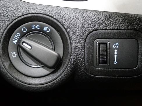 Used 2020 Dodge Journey SE w/ SE Popular Equipment Group image 13