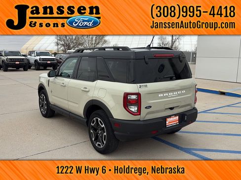 Used 2024 Ford Bronco Sport Outer Banks w/ Tech Package image 8