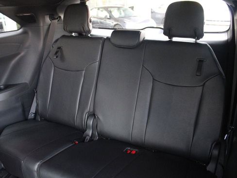 Used 2025 Toyota Sienna XSE image 24