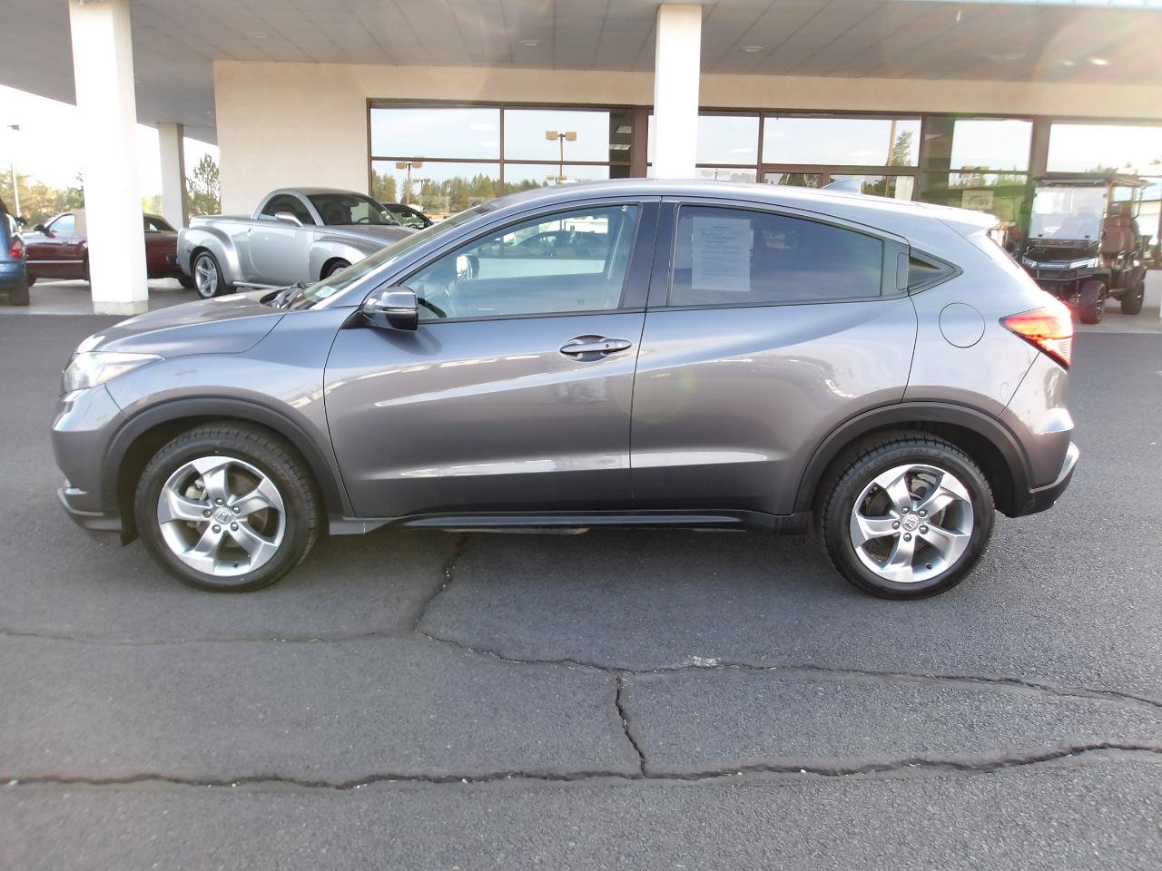 Used 2017 Honda HR-V EX image 2