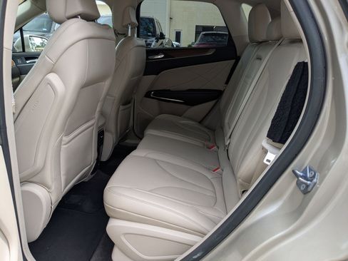 Used 2017 Lincoln MKC Select w/ Select Plus Package FWD image 20