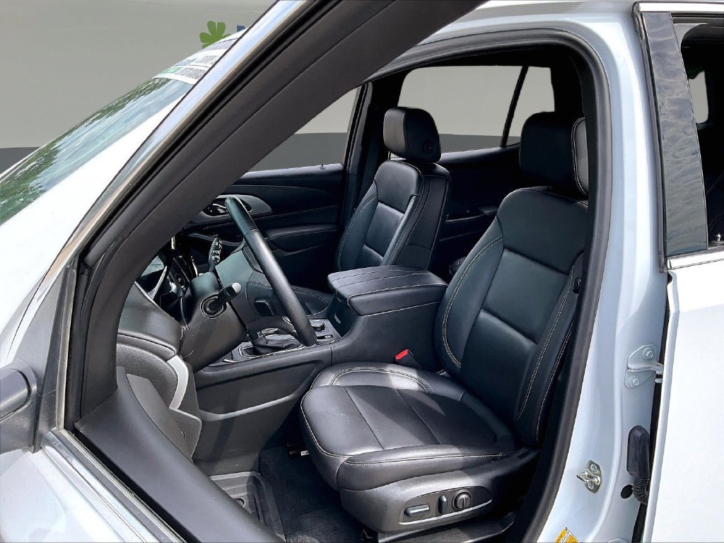Used 2023 Chevrolet Traverse LT w/ LT Premium Package AWD/4WD image 24