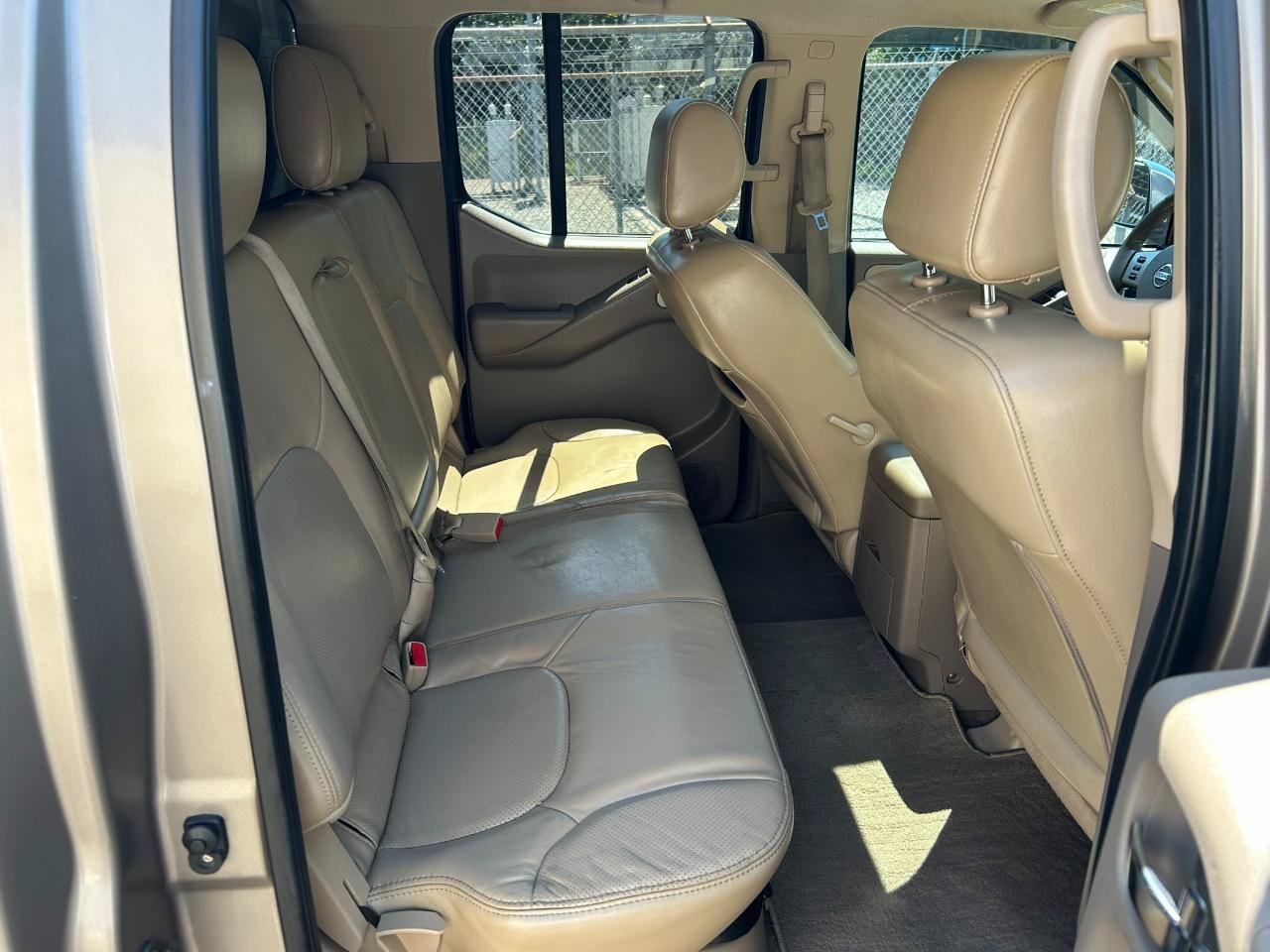 Used 2009 Nissan Frontier LE w/ LE Value Truck Pkg AWD/4WD image 16