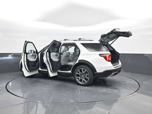 Used 2025 Ford Explorer Platinum w/ Ultimate Package image 91