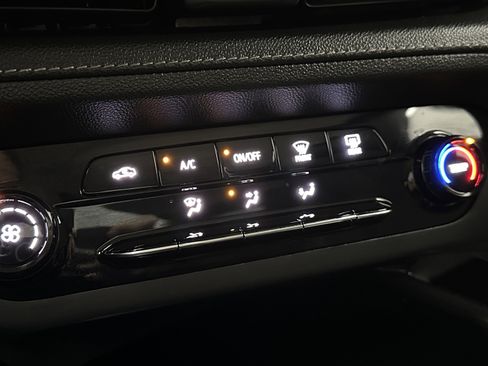 Used 2023 Buick Envision Preferred image 17