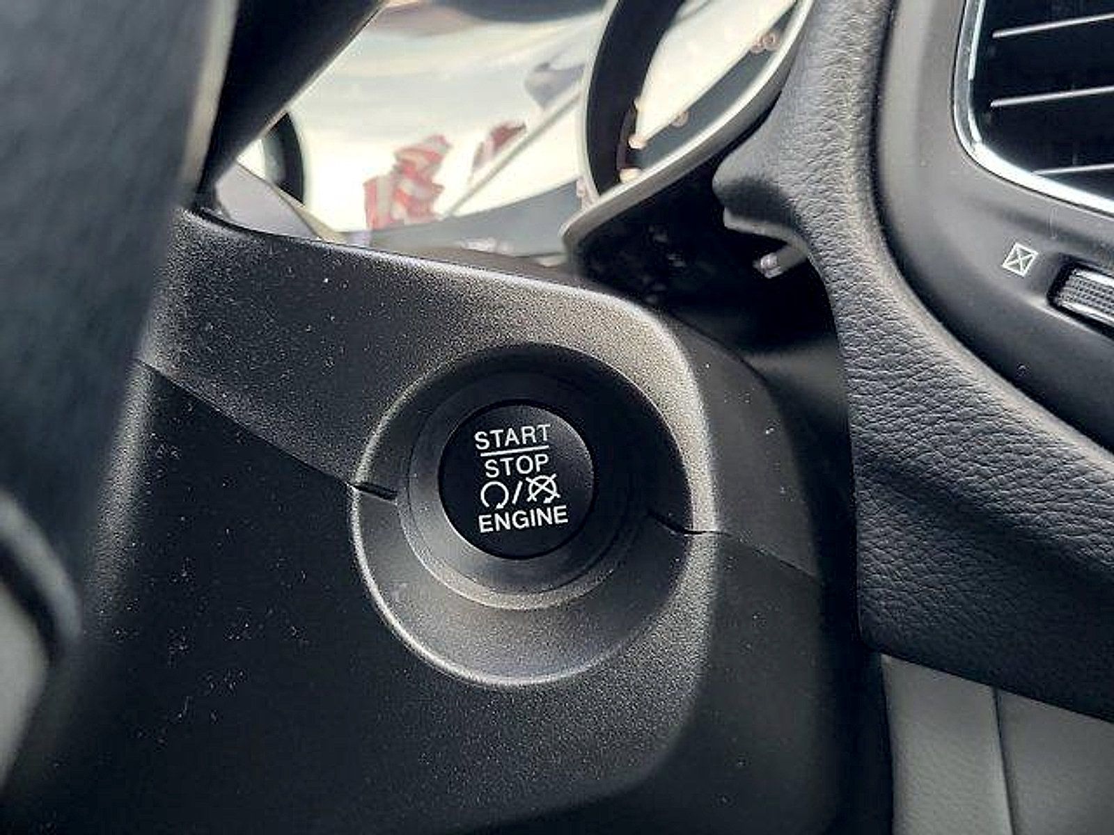 Certified 2019 Jeep Compass Latitude w/ Popular Equipment Group FWD image 31